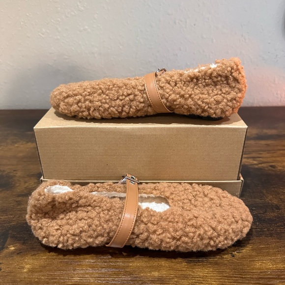 NEW Cider Furry Mary Janes Faux Shearling Buckle Strap Brown Camel - Picture 5 of 10